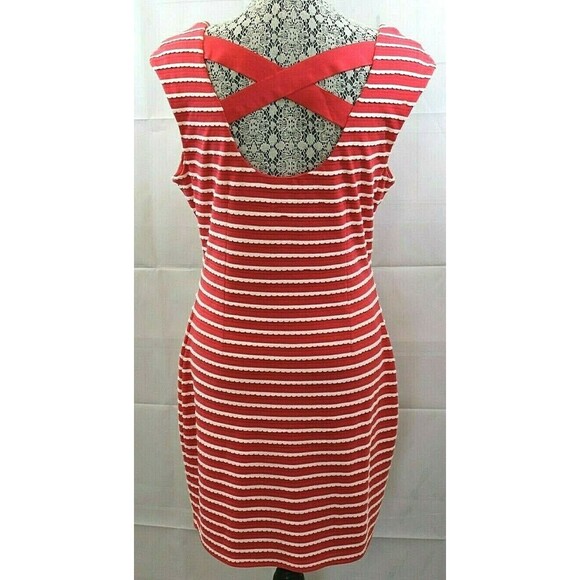 GUESS Los Angeles Dress Estera Scalloped Sleeveless NWT Womens Size 12 - Picture 3 of 5